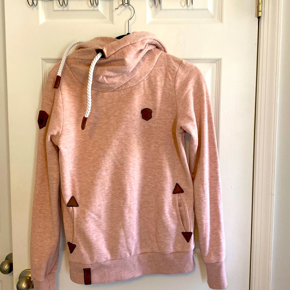 Naketqno Hoddi in Pink